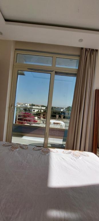 MIRAGE BAY HOTEL & AQUA PARK , SUITES , FLATES